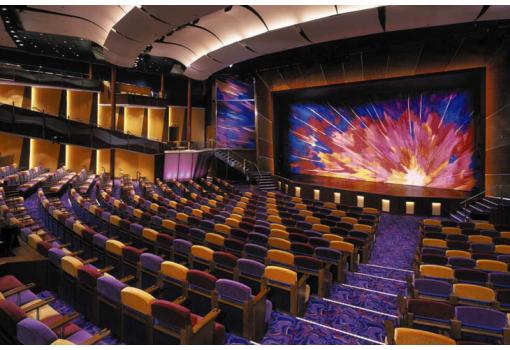 El gran Teatro del barco donde disfrutará de amenas veladas